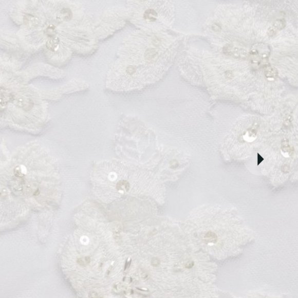 NEVER USED BRAND NEW WEDDING DRESS - Picture 4 of 6